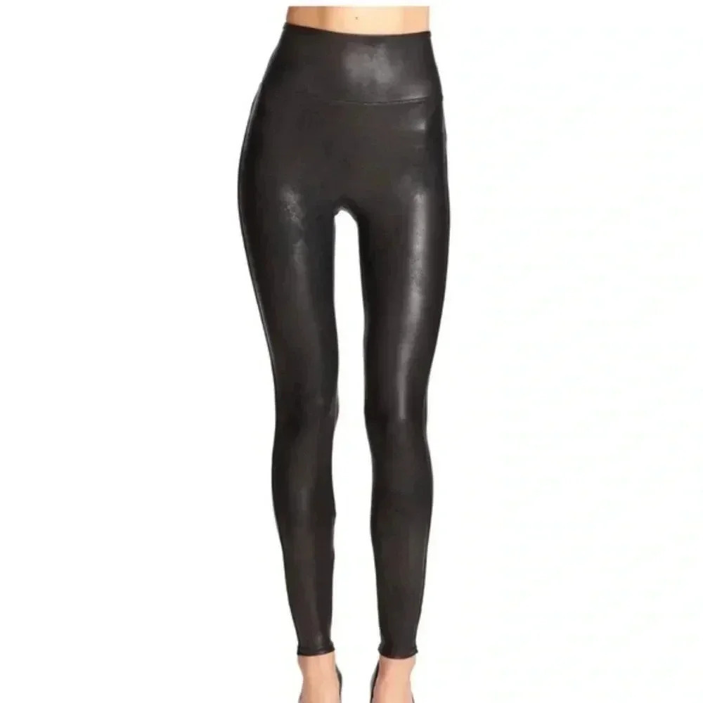 Spanx faux leather black leggings size Medium Petite